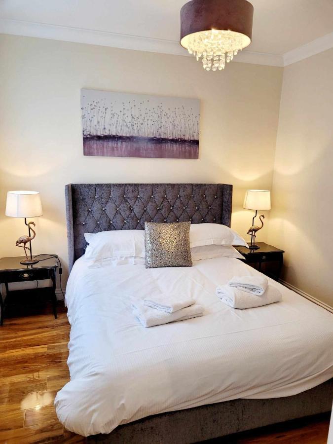 Apartment 1 Exquisite Two King Bedroom With En Suites - Close To The Town Centre, Rail, Airport And Theatre Дарлінгтон Екстер'єр фото