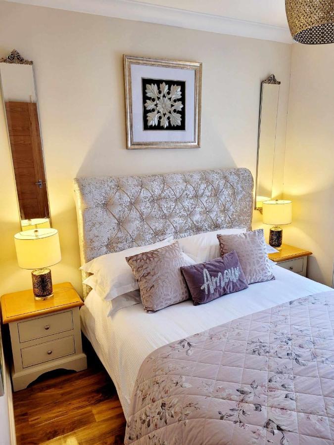 Apartment 1 Exquisite Two King Bedroom With En Suites - Close To The Town Centre, Rail, Airport And Theatre Дарлінгтон Екстер'єр фото